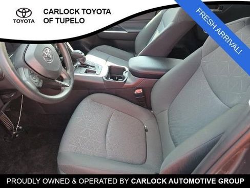 Used 2025 Toyota RAV4 XLE w/ Convenience Package FWD image 9
