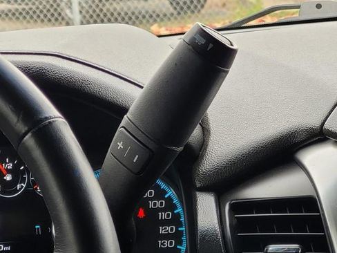 Used 2017 Chevrolet Suburban LT image 31