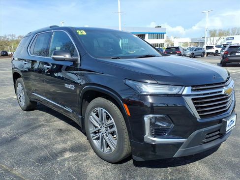 Used 2023 Chevrolet Traverse High Country AWD/4WD image 1