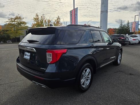 Used 2023 Ford Explorer XLT w/ Equipment Group 202A image 5