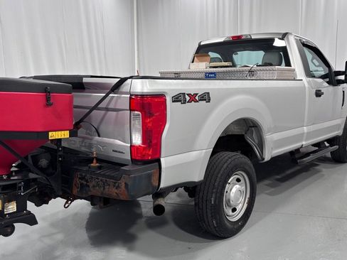 Used 2017 Ford F250 XL w/ Power Equipment Group AWD/4WD image 5