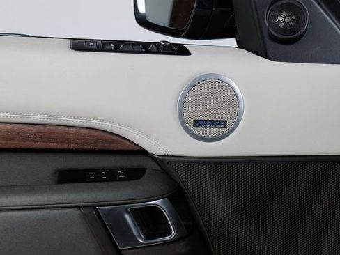 Used 2020 Land Rover Discovery HSE image 26