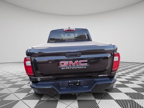 Used 2024 GMC Canyon AT4 w/ Technology Package AWD/4WD image 6