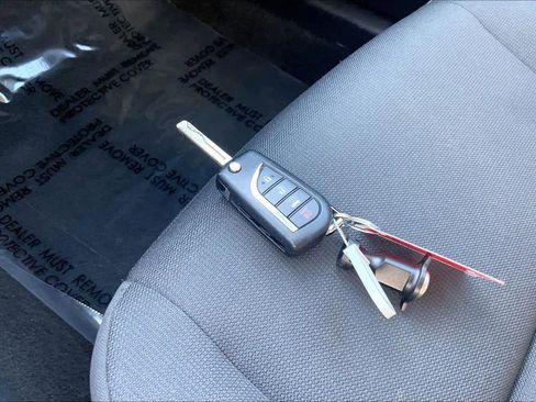 Used 2024 Toyota Corolla LE image 14