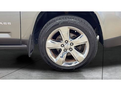 Used 2014 Jeep Compass Limited w/ Sun/Sound Group AWD/4WD image 21