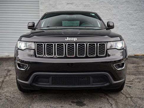 Used 2017 Jeep Grand Cherokee Laredo image 4