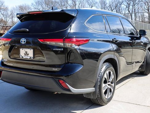 Used 2021 Toyota Highlander XLE image 20