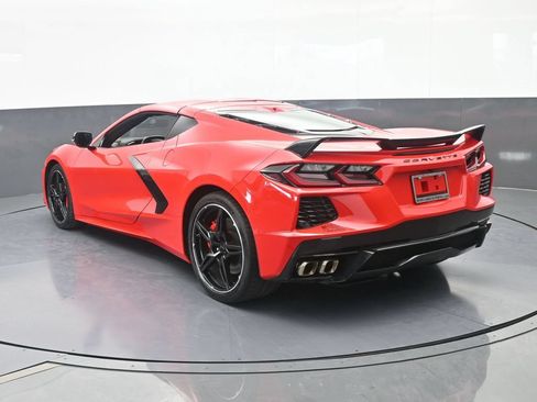 Used 2020 Chevrolet Corvette Stingray Preferred Cpe w/ 2LT Preferred Equipment Group RWD image 4