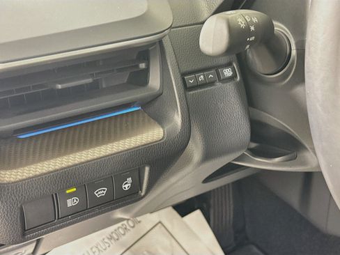 Used 2024 Toyota Prius Limited w/ Limited Premium Package FWD image 10