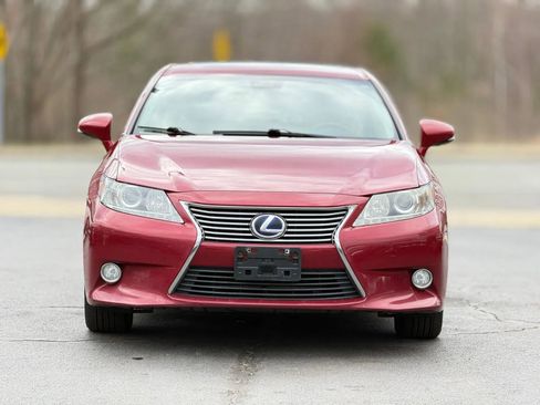 Used 2013 Lexus ES 300h w/ Premium Pkg image 4
