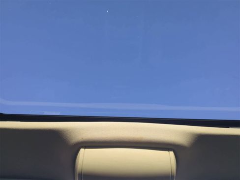 Used 2014 Dodge Grand Caravan SXT w/ UConnect Hands-Free Group image 22