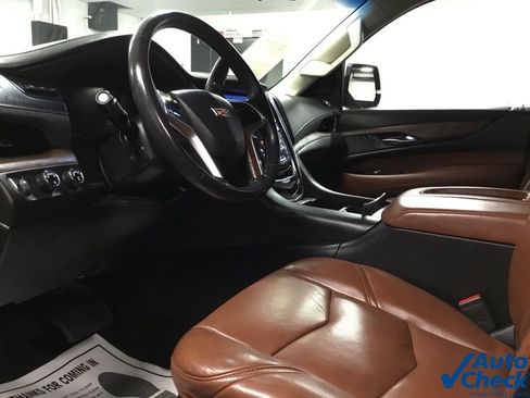 Used 2017 Cadillac Escalade Luxury image 23