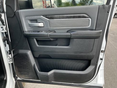 Used 2022 RAM 3500 Big Horn AWD/4WD image 21