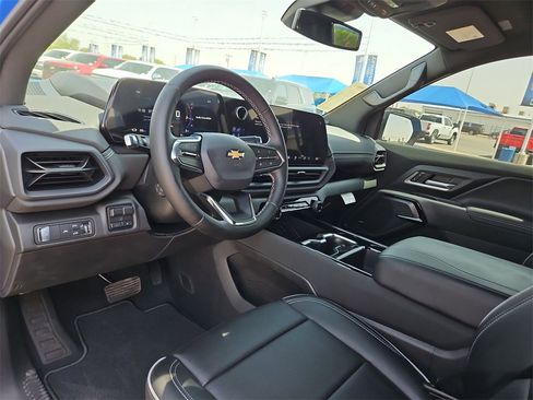 New 2025 Chevrolet Silverado EV LT image 10