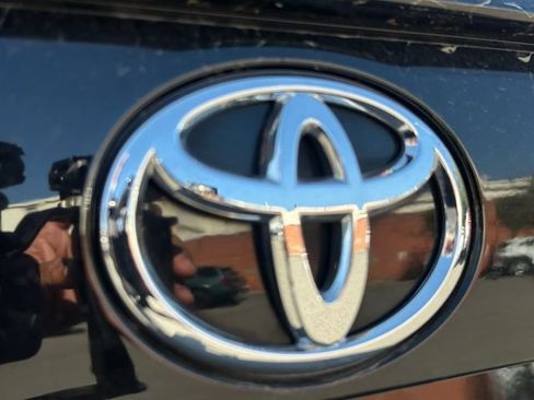 Used 2025 Toyota RAV4 XLE AWD/4WD image 10