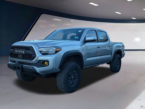 Used 2022 Toyota Tacoma TRD Off-Road image 8