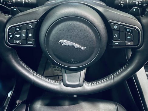 Used 2020 Jaguar F-PACE AWD/4WD image 28