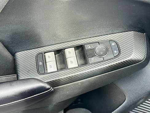 Used 2024 Mitsubishi Outlander ES FWD image 19