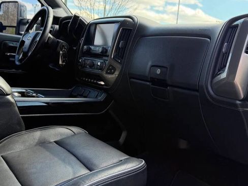 Used 2018 Chevrolet Silverado 2500 High Country w/ Duramax Plus Package image 27