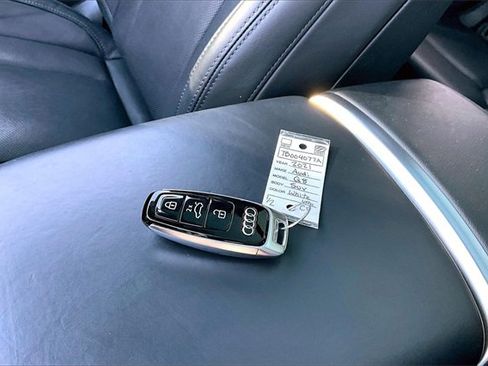 Used 2021 Audi Q8 Prestige image 10