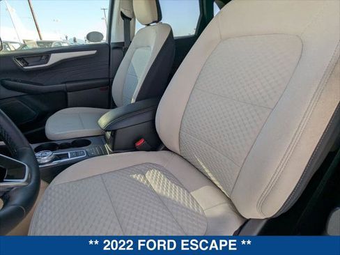 Certified 2022 Ford Escape SE w/ SE Sport Appearance Package image 13