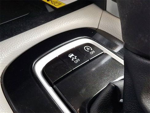 Certified 2023 Toyota Corolla Cross LE image 22