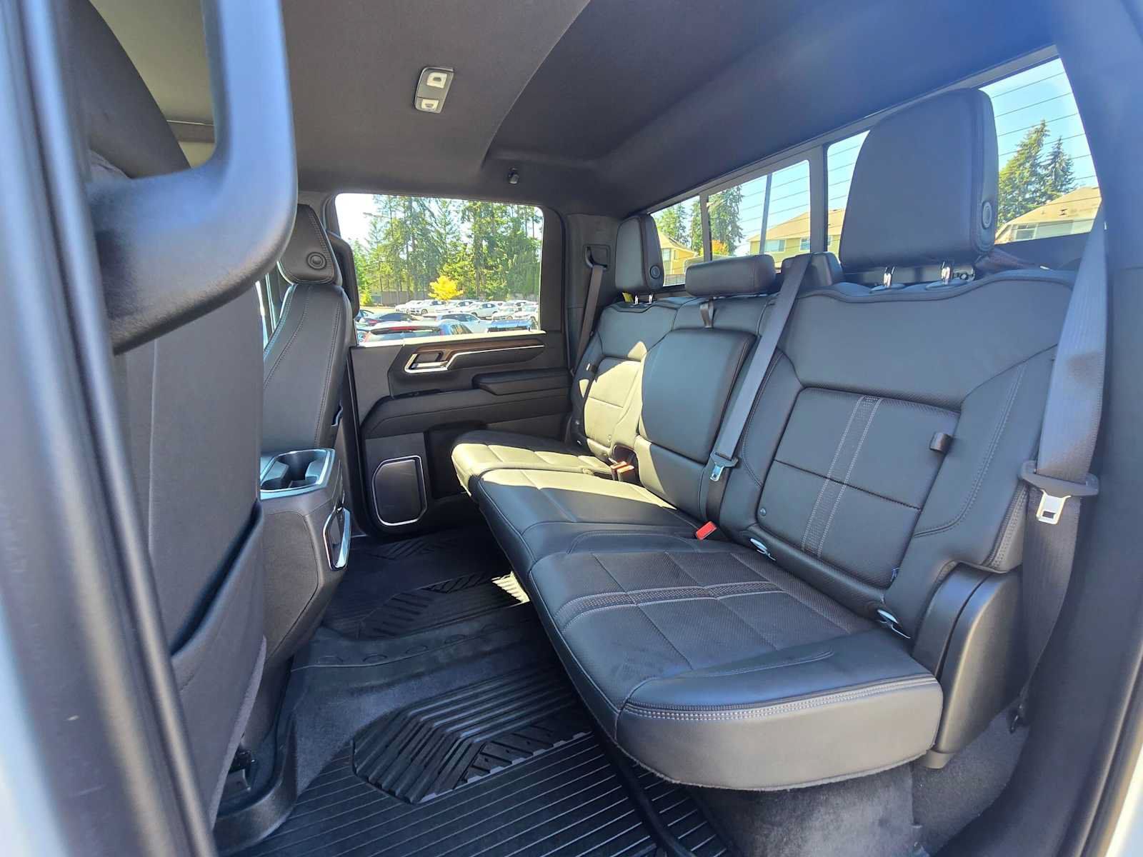 Used 2024 Chevrolet Silverado 2500 High Country w/ Technology Package AWD/4WD image 17