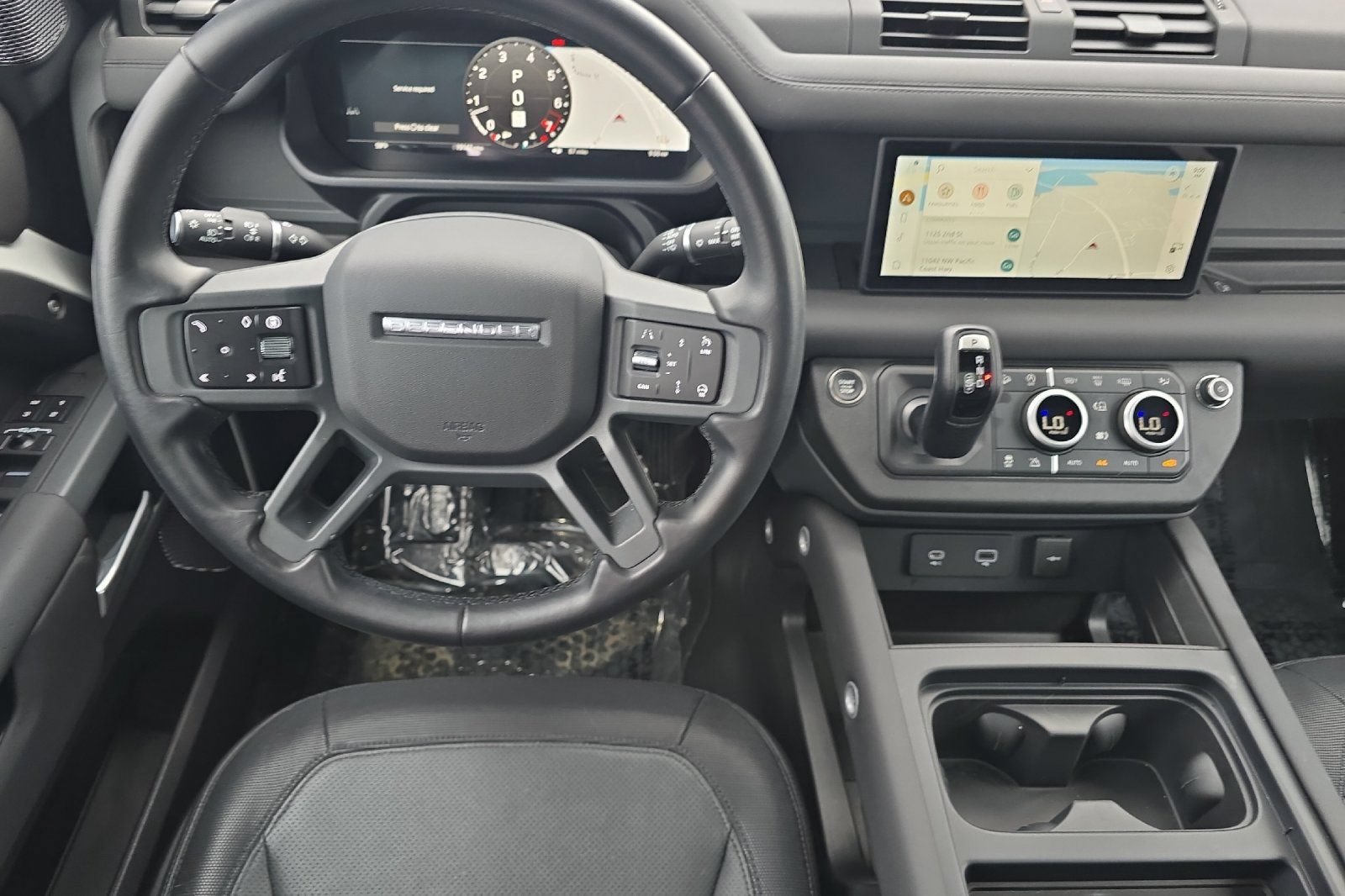 Used 2024 Land Rover Defender 110 X-Dynamic SE AWD/4WD image 11