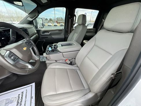 Used 2025 Chevrolet Silverado 2500 LT w/ Z71 Chrome Sport Edition image 11