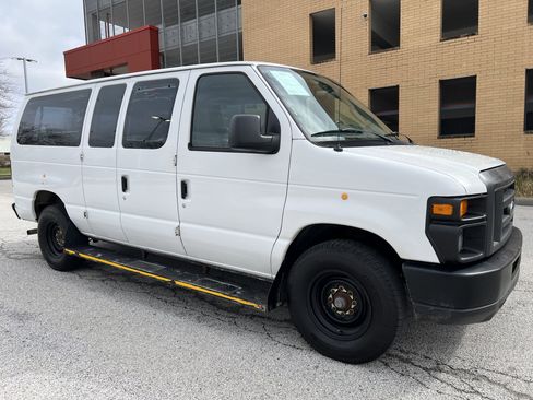 Used 2011 Ford E-250 and Econoline 250 w/ PWR Group image 10