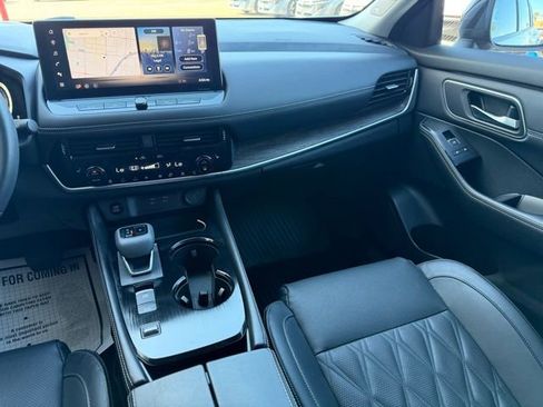 Certified 2024 Nissan Rogue Platinum w/ Platinum Premium Package image 32