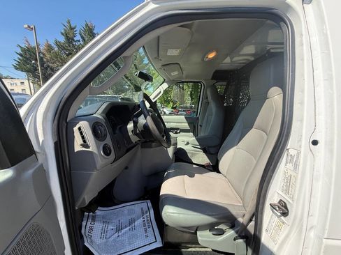 Used 2011 Ford E-150 and Econoline 150 w/ Commercial Cargo Van Pkg RWD image 10