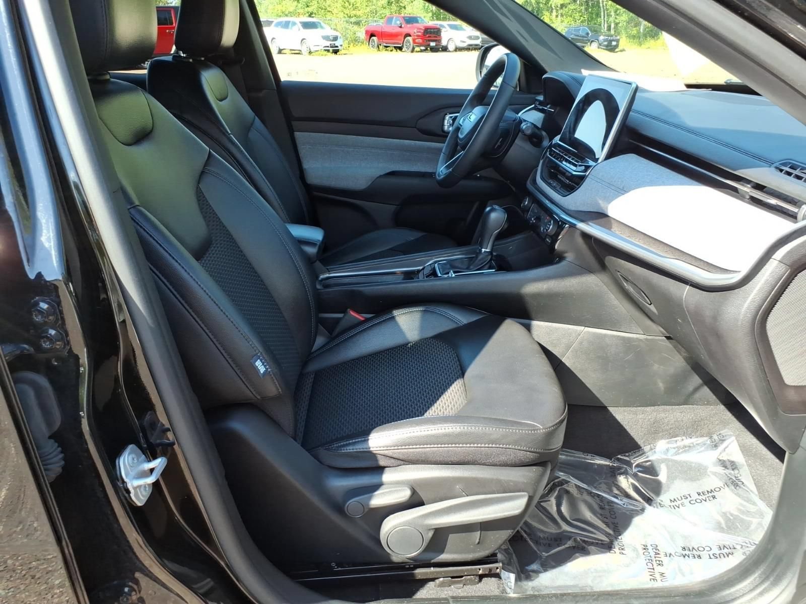 Used 2024 Jeep Compass Latitude AWD/4WD image 19