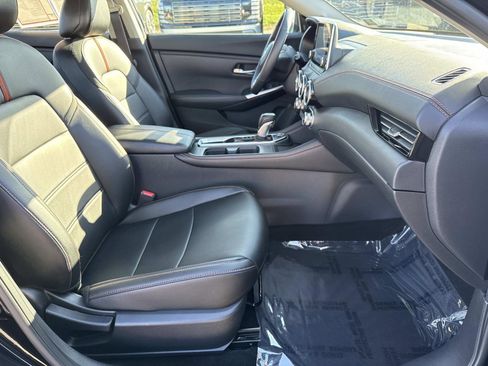 Used 2021 Nissan Sentra SR w/ SR Premium Package image 19