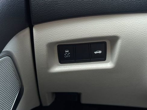 Used 2023 INFINITI Q50 Luxe w/ Cargo Package image 32