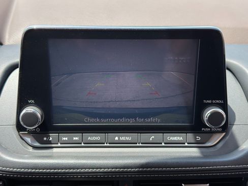 Used 2022 Nissan Rogue SV FWD image 23