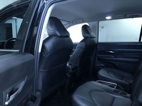 Certified 2025 Toyota Grand Highlander AWD image 15