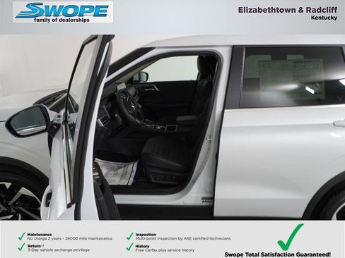 New 2025 Mitsubishi Outlander SE image 12