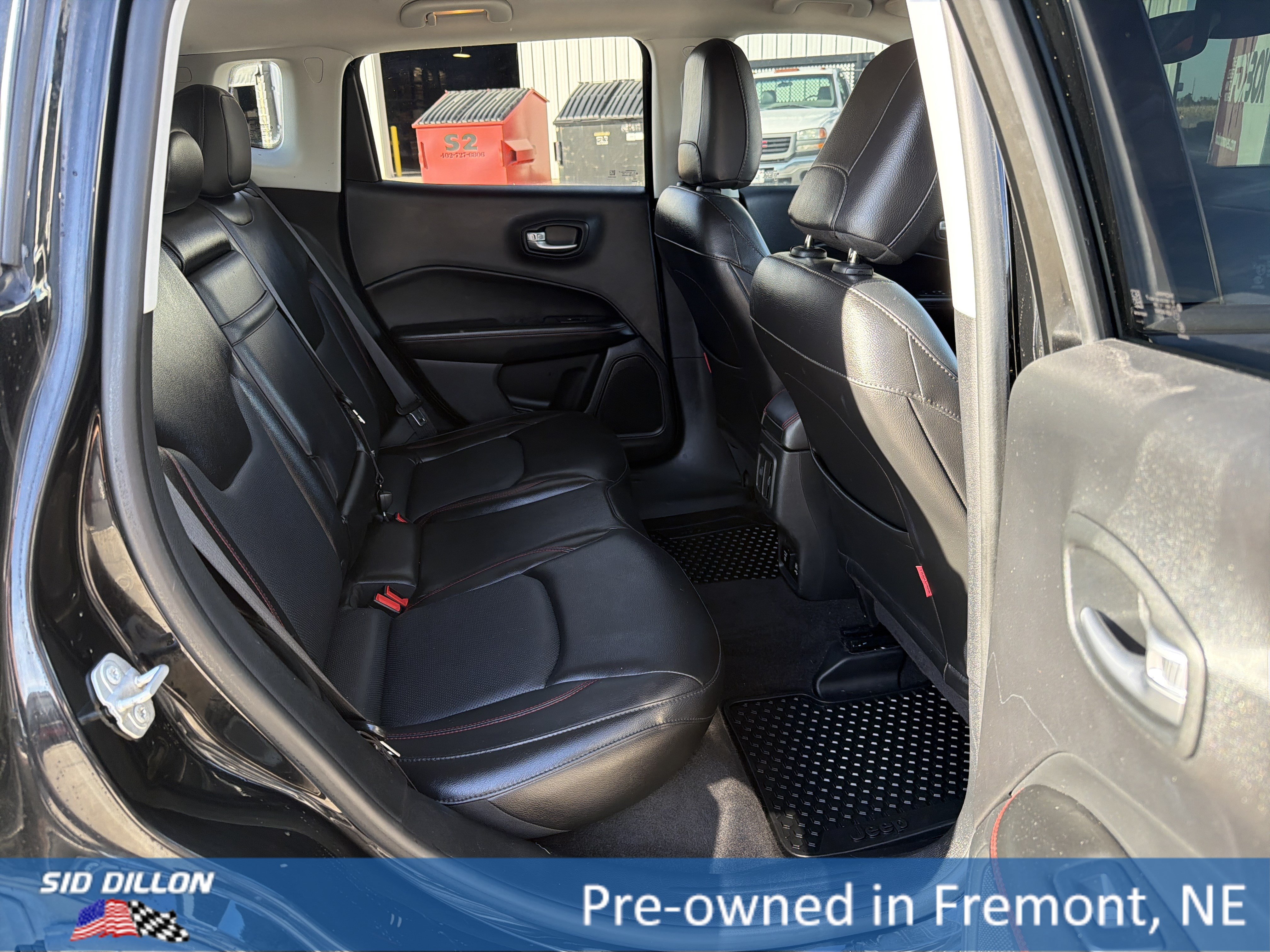 Used 2018 Jeep Compass Trailhawk w/ Leather Interior Group AWD/4WD image 13