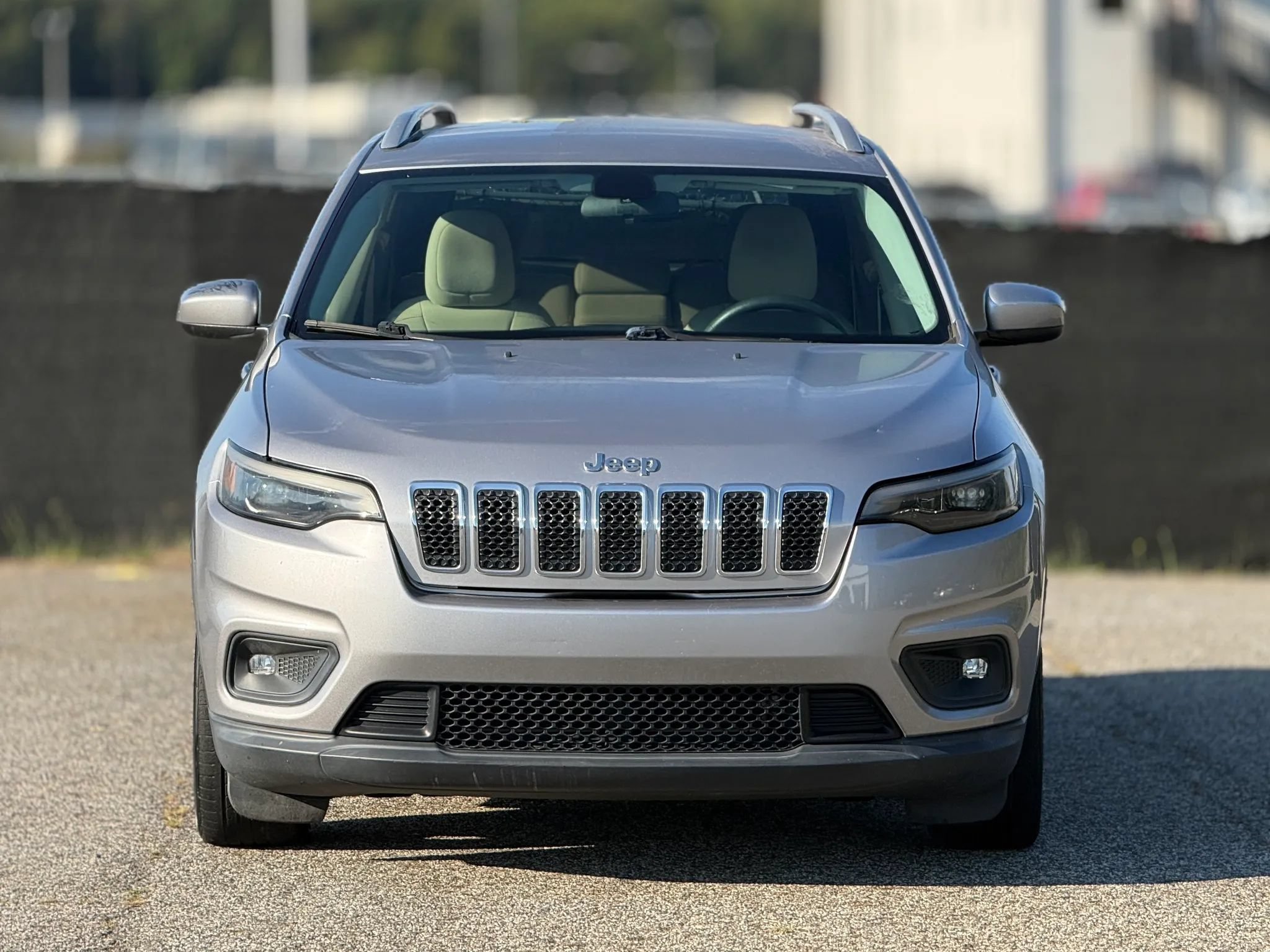 Used 2019 Jeep Cherokee Latitude w/ Popular Appearance Group FWD image 5