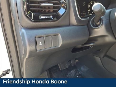 Used 2025 Honda Pilot Sport image 13