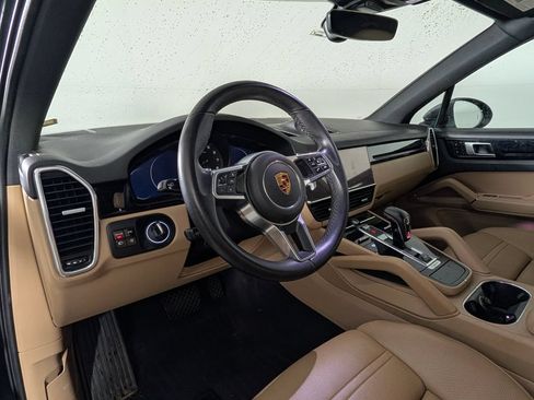 Used 2020 Porsche Cayenne AWD/4WD image 4