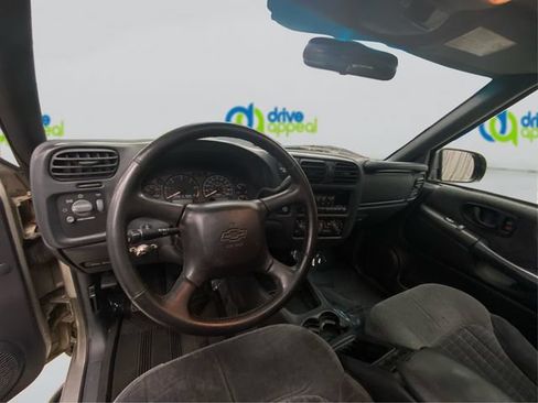 Used 2001 Chevrolet Blazer LS w/ Preferred Equipment Group AWD/4WD image 28