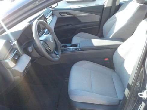 Used 2025 Toyota Camry LE image 14