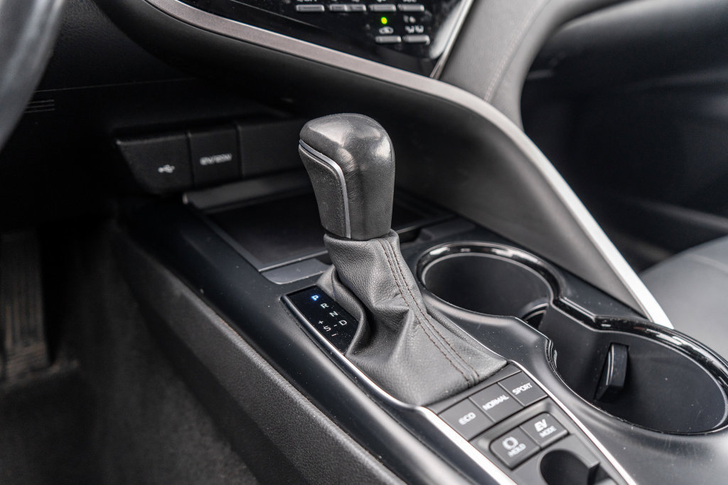 Used 2020 Toyota Camry SE FWD image 25