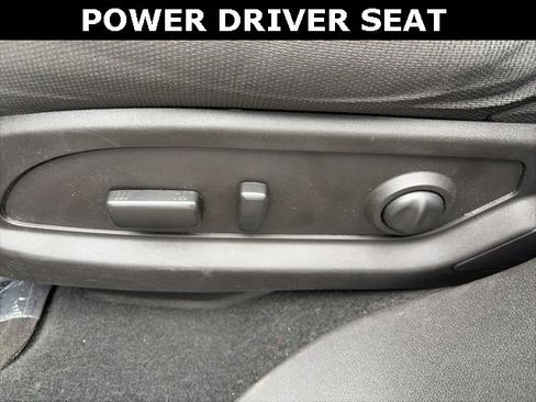 Used 2016 Chevrolet Traverse LT image 16