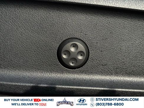 Used 2023 Mercedes-Benz GLB 250 image 30