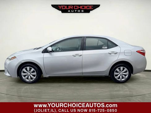 Used 2015 Toyota Corolla LE FWD image 2