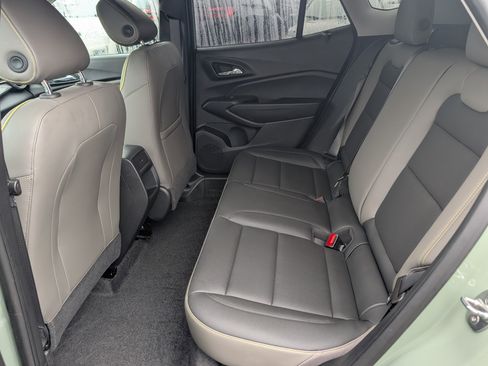 Used 2024 Chevrolet Trax ACTIV w/ Driver Confidence Package image 14