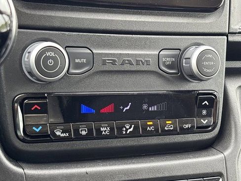 Used 2025 RAM ProMaster 2500 w/ Convenience Group image 29